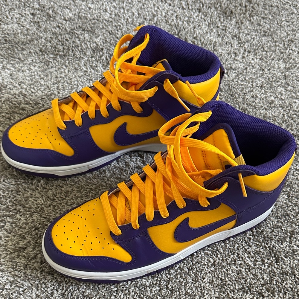 Nike Men's Vibrant Yellow and Purple Sneakers